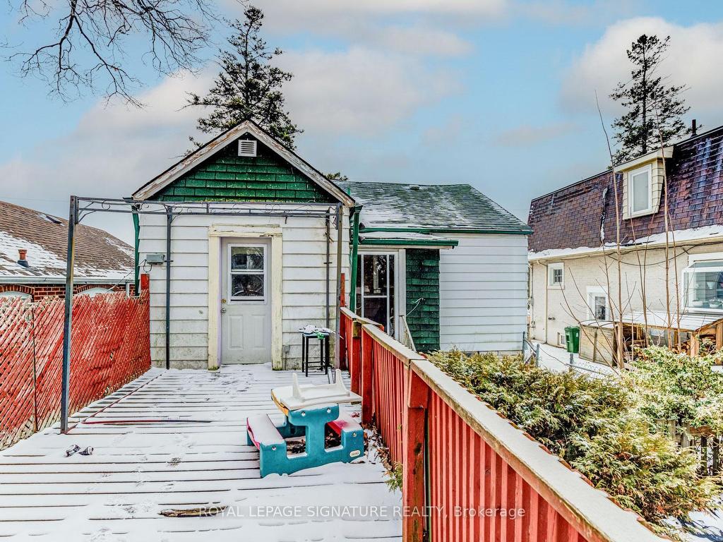 









30


Freeman

Street,
Toronto,




ON
M1N 2C1


