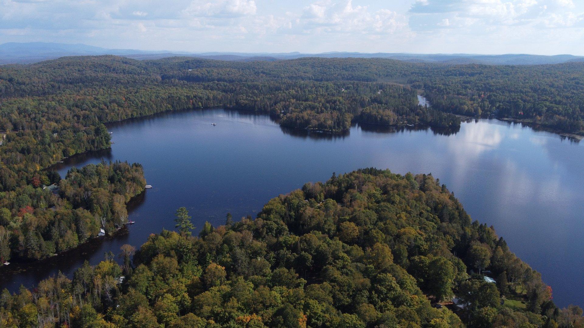 









1860


Ch. du Lac-Paquet E.

,
Rivière-Rouge,




QC
J0T1T0

