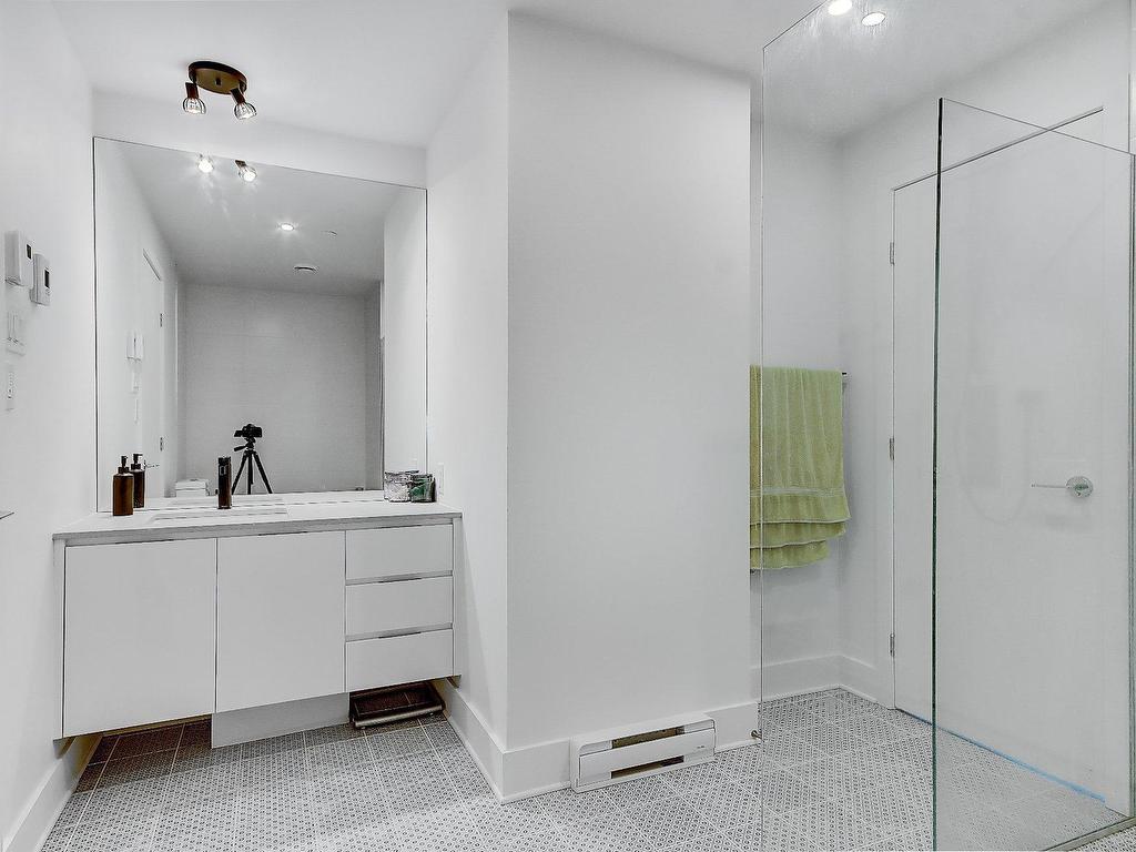 









2175


Rue St-Patrick

, 514,
Montréal (Le Sud-Ouest),




QC
H3K1B4

