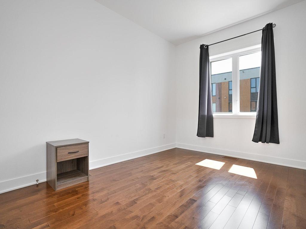









7654Z


Rue Bouvier

,
Montréal (LaSalle),




QC
H8N0G7


