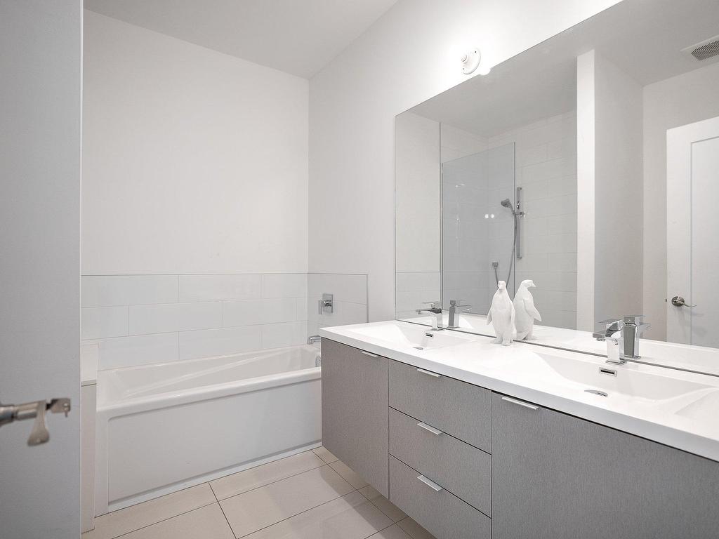 









7654Z


Rue Bouvier

,
Montréal (LaSalle),




QC
H8N0G7

