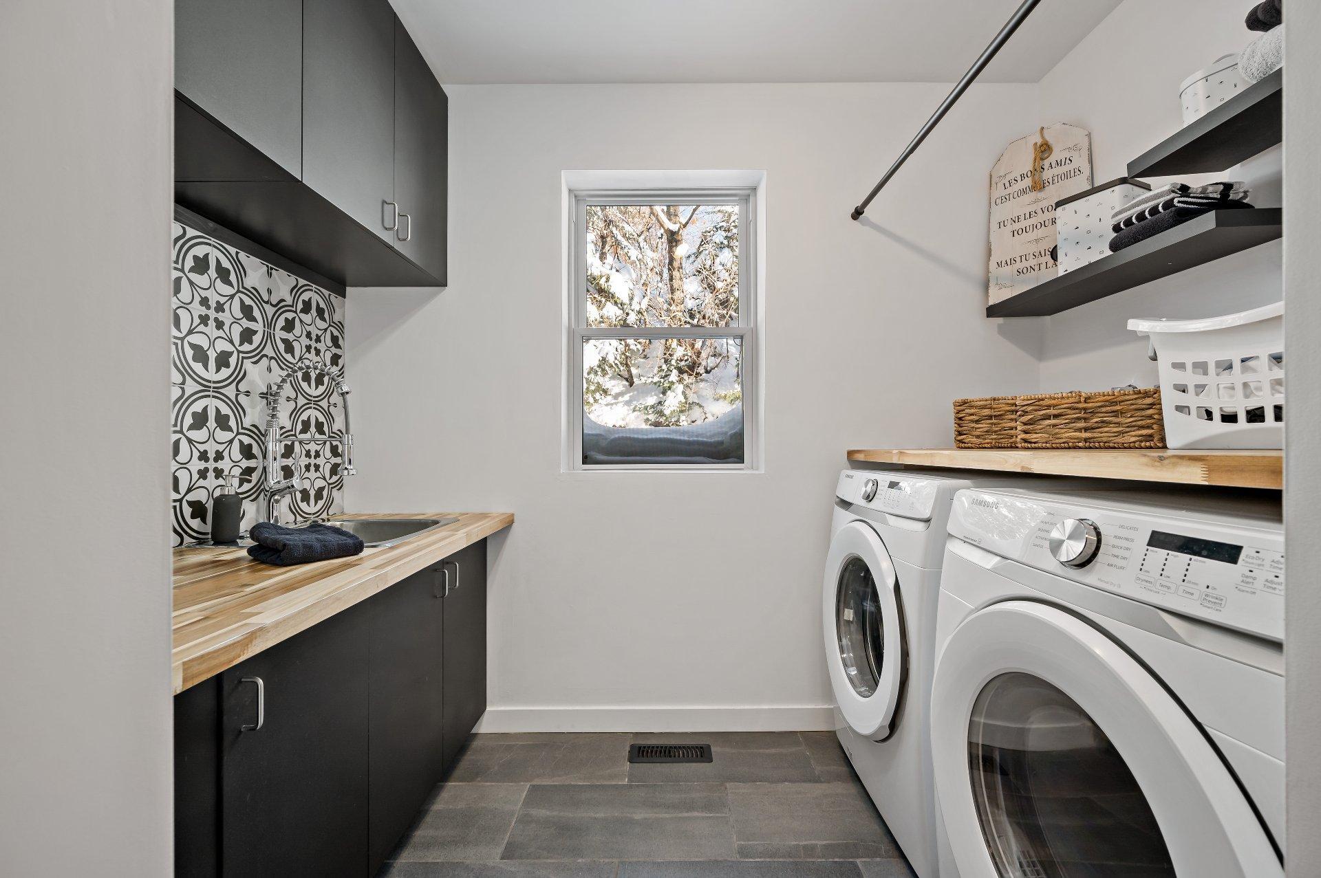 









22


Rue des Ardoises

,
Sainte-Agathe-des-Monts,




QC
J8C3N2

