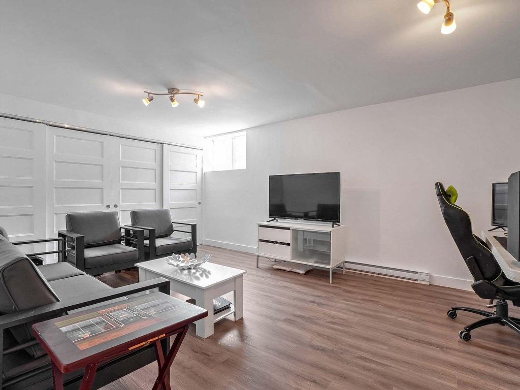 









440


Rue St-Saens O.

,
Laval (Auteuil),




QC
H7H2V7

