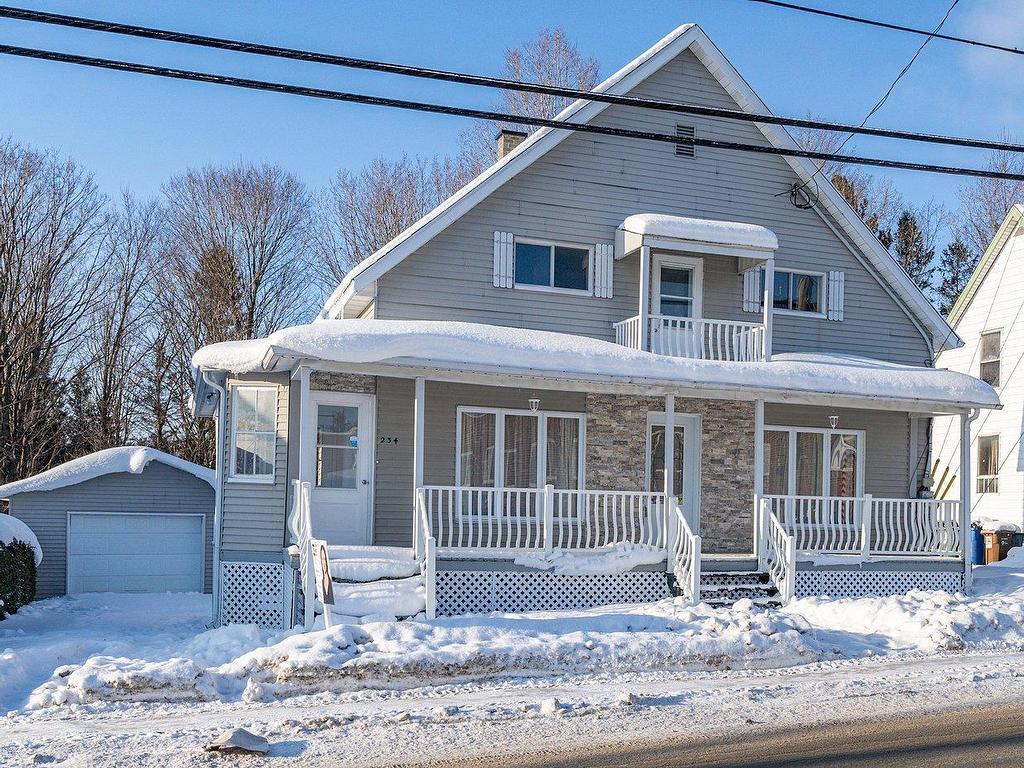 









234


Rue St-Janvier

,
Weedon,




QC
J0B3J0

