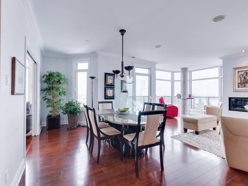 









224


Boul. Alexandre-Taché

, 607,
Gatineau (Hull),




QC
J9A0B8

