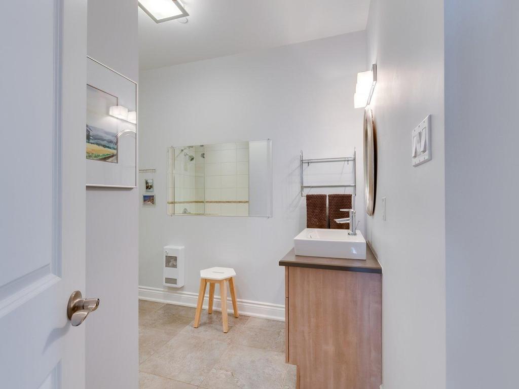 









224


Boul. Alexandre-Taché

, 607,
Gatineau (Hull),




QC
J9A0B8

