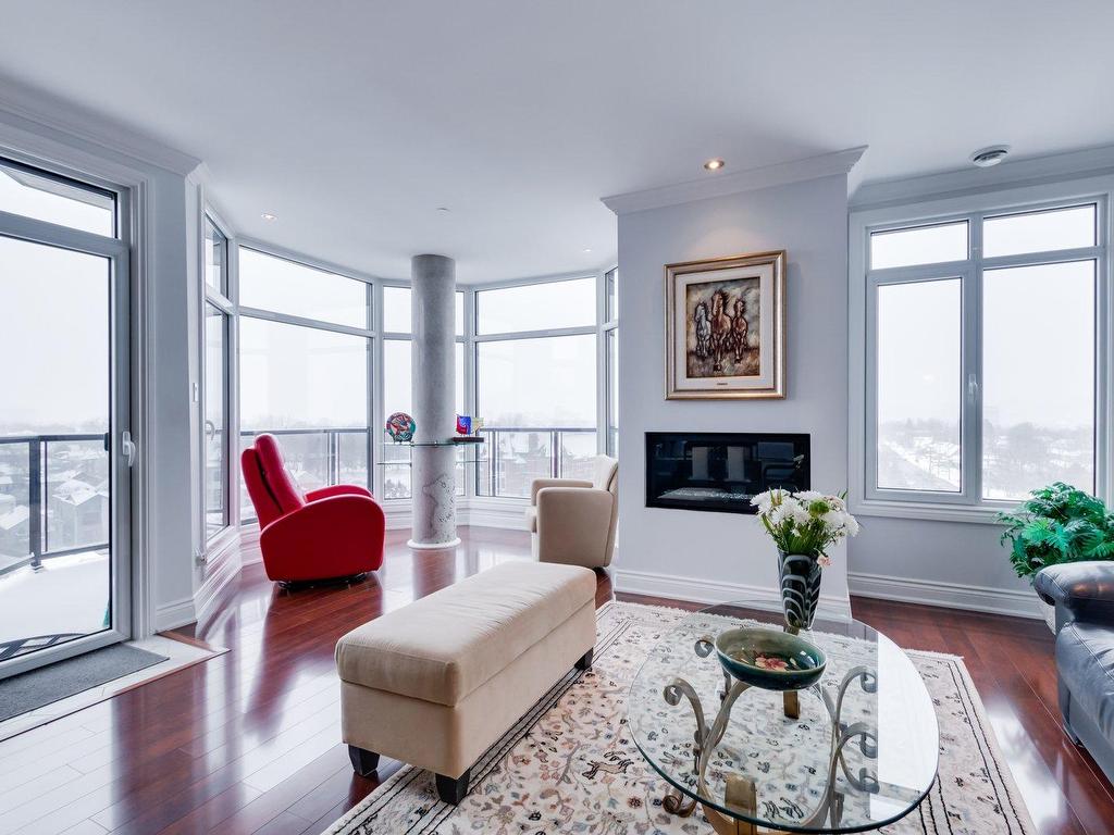 









224


Boul. Alexandre-Taché

, 607,
Gatineau (Hull),




QC
J9A0B8

