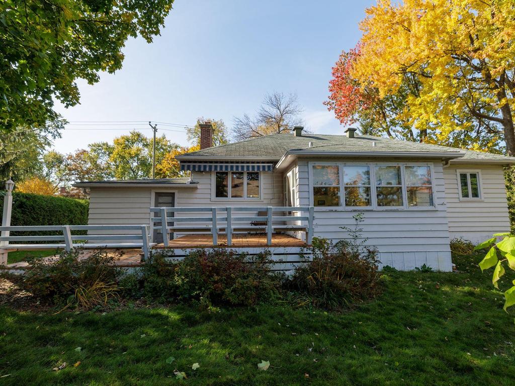 









55


Av. Hillside

,
Pointe-Claire,




QC
H9S5E4

