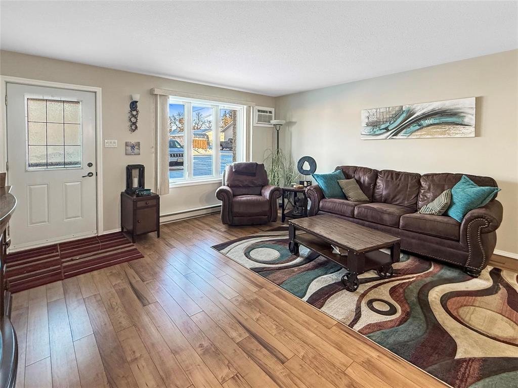 












661 3rd Avenue

,
Rivers,




Manitoba
R0K1X0

