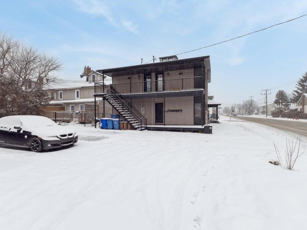 









215


Rue Main

,
Gatineau (Gatineau),




QC
J8V3V1

