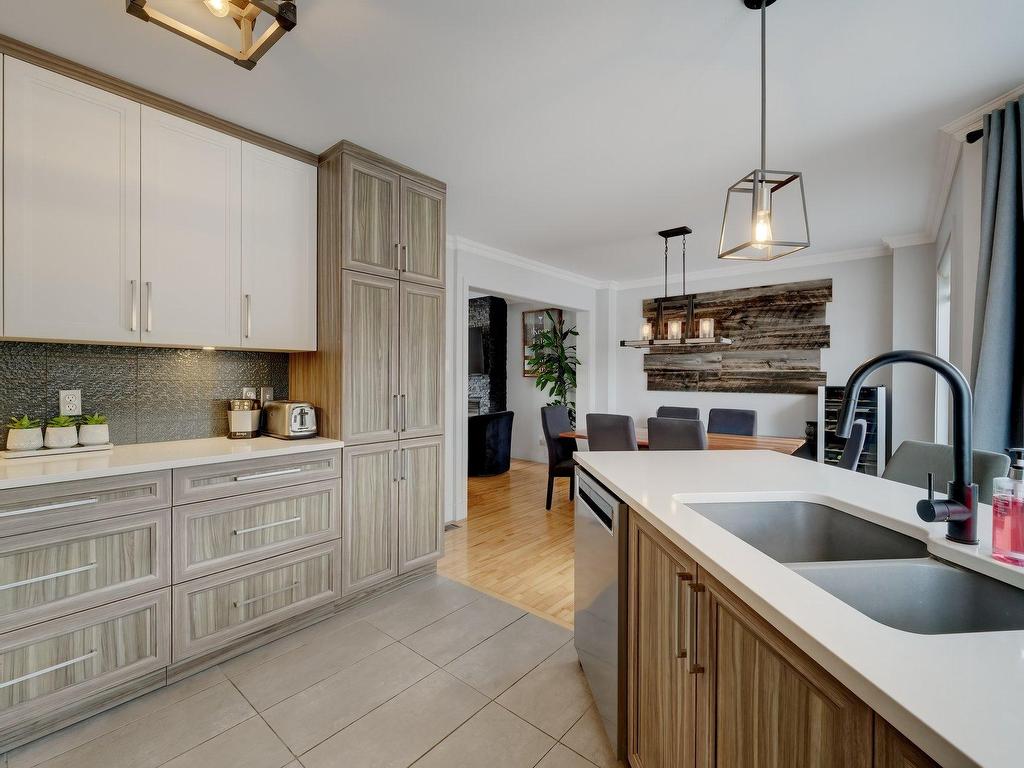 









26


Rue de l'Aubépine

,
Saint-Constant,




QC
J5A2S9


