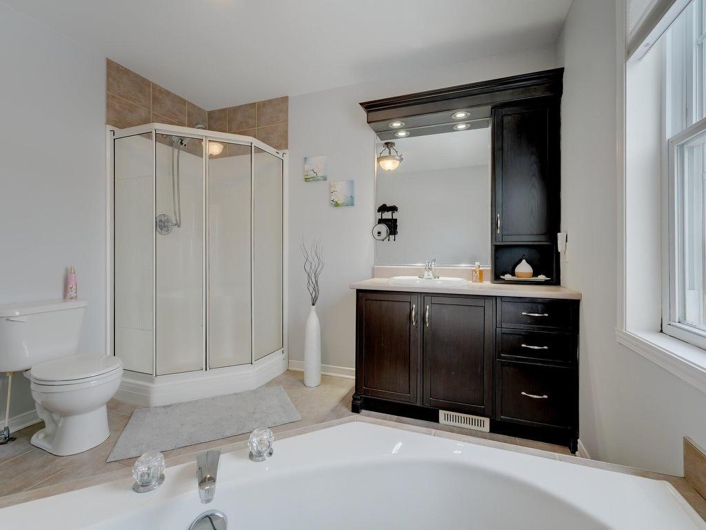 









26


Rue de l'Aubépine

,
Saint-Constant,




QC
J5A2S9

