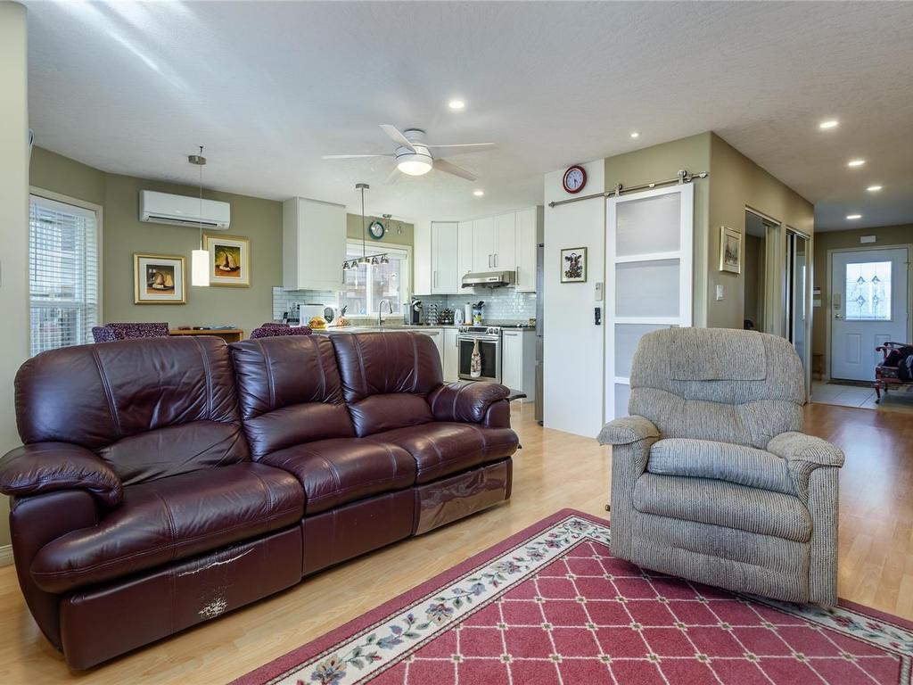 









2419


Lomond

Pl,
Courtenay,




BC
V9N 9J3

