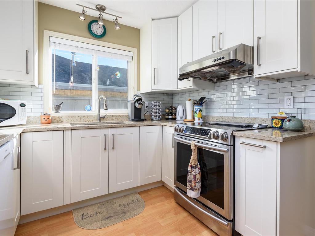









2419


Lomond

Pl,
Courtenay,




BC
V9N 9J3

