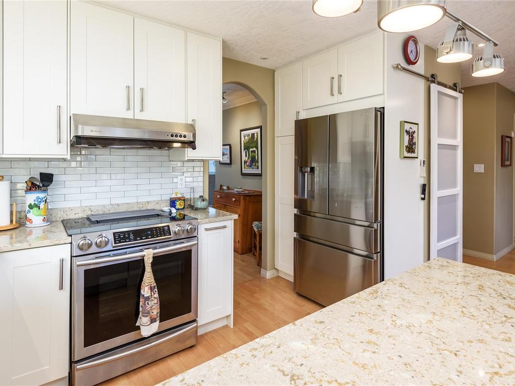 









2419


Lomond

Pl,
Courtenay,




BC
V9N 9J3

