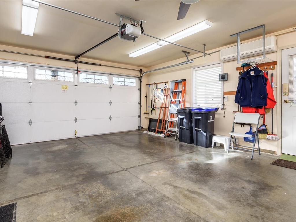









2419


Lomond

Pl,
Courtenay,




BC
V9N 9J3

