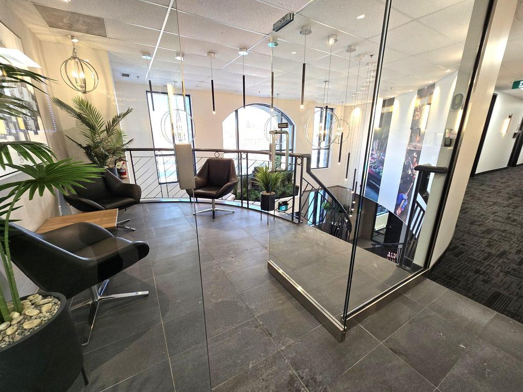









2222


Boul. Dagenais O.

,
Laval (Sainte-Rose),




QC
H7L5Y2

