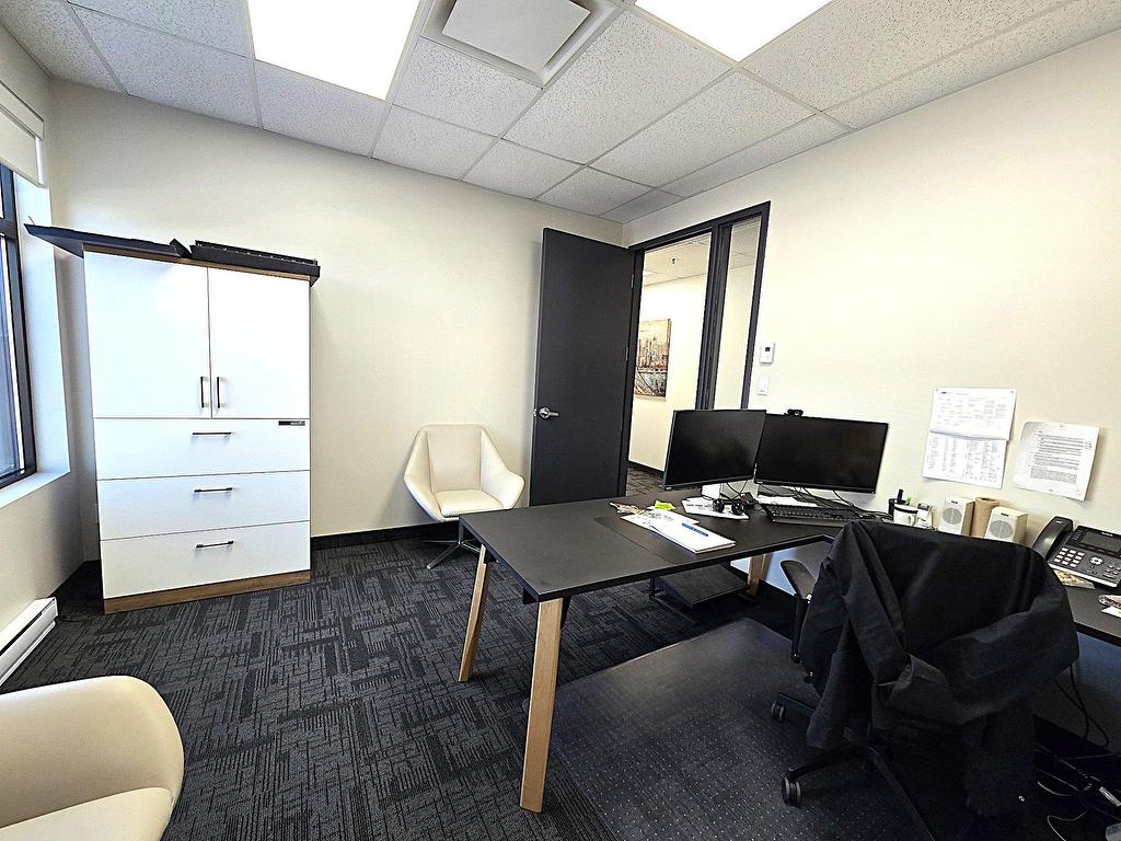 









2222


Boul. Dagenais O.

,
Laval (Sainte-Rose),




QC
H7L5Y2

