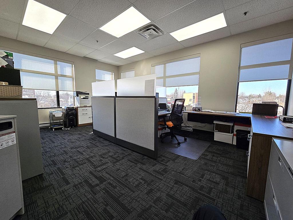 









2222


Boul. Dagenais O.

,
Laval (Sainte-Rose),




QC
H7L5Y2

