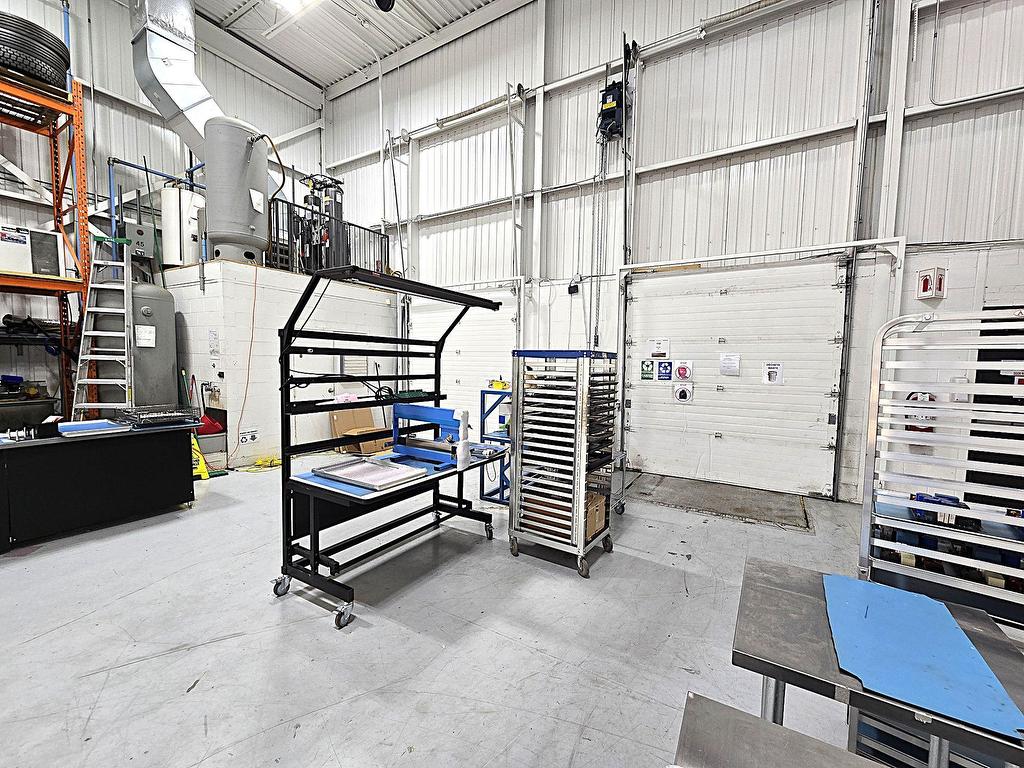









2222


Boul. Dagenais O.

,
Laval (Sainte-Rose),




QC
H7L5Y2

