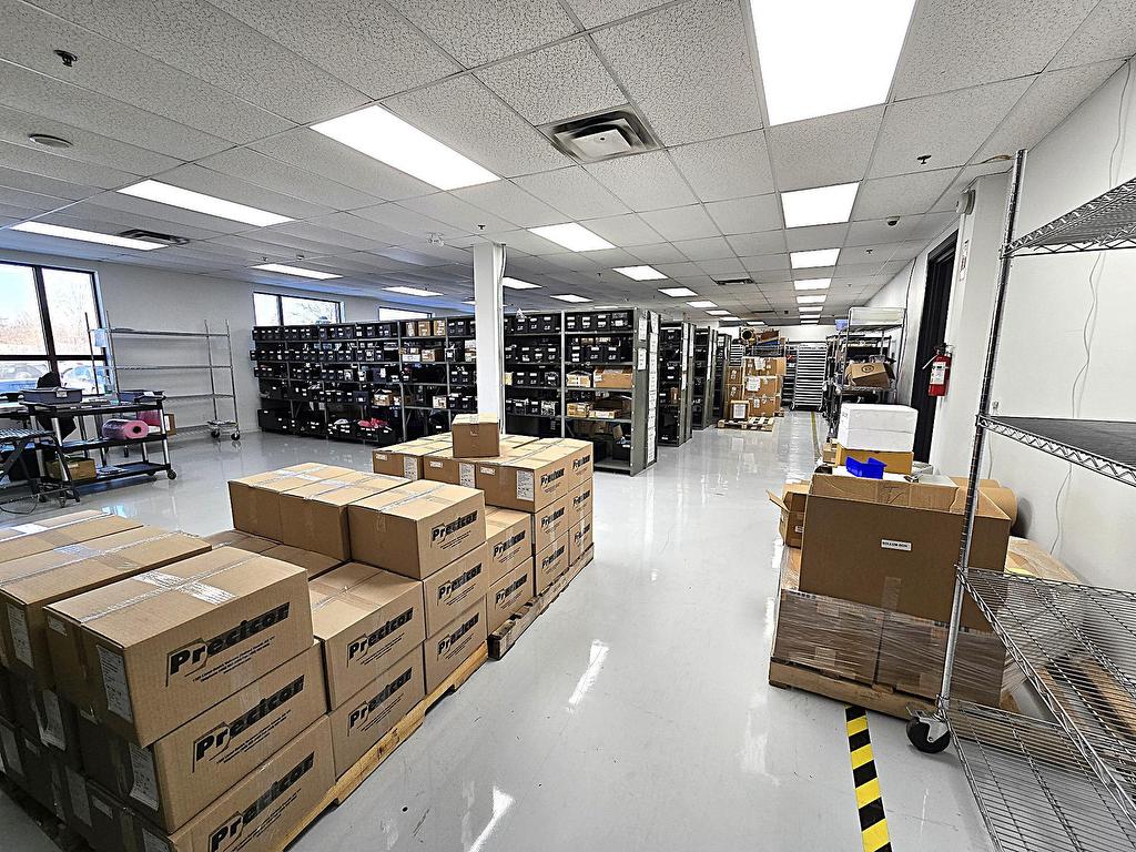 









2222


Boul. Dagenais O.

,
Laval (Sainte-Rose),




QC
H7L5Y2


