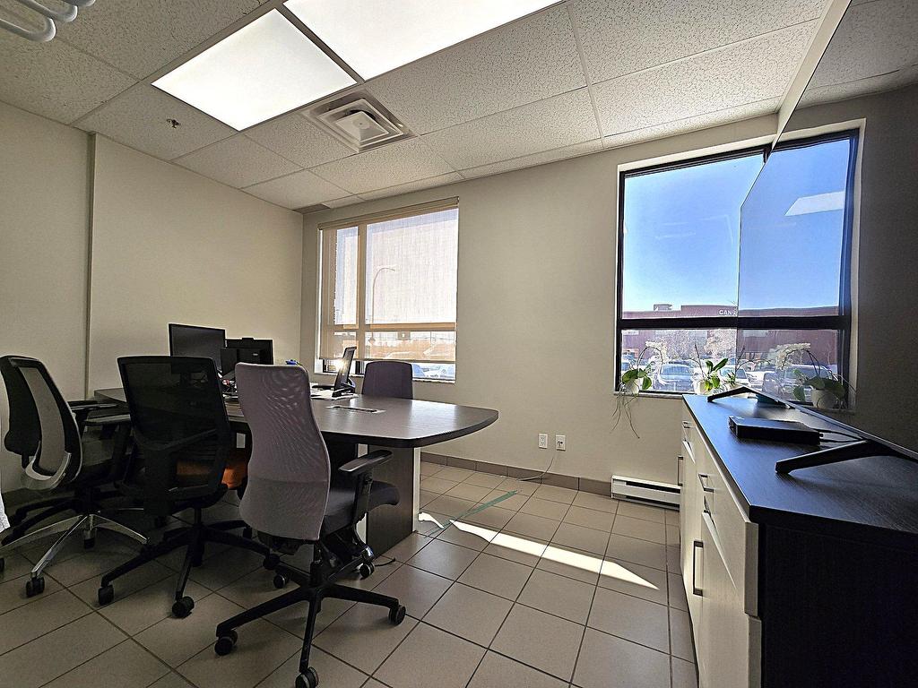 









2222


Boul. Dagenais O.

,
Laval (Sainte-Rose),




QC
H7L5Y2

