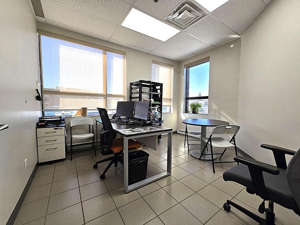 









2222


Boul. Dagenais O.

,
Laval (Sainte-Rose),




QC
H7L5Y2

