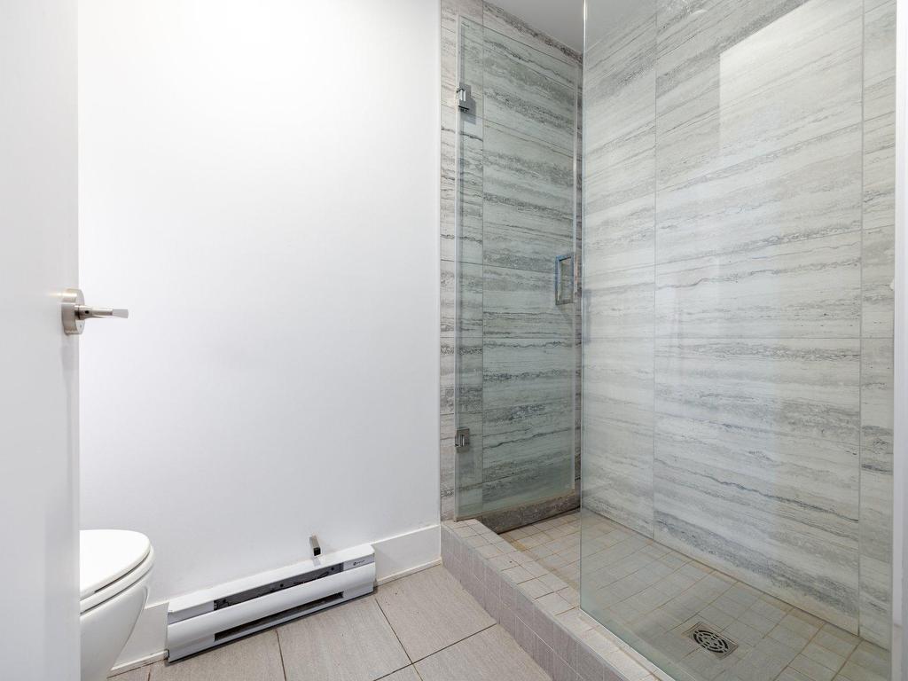 









2320


Rue Tupper

, 1112,
Montréal (Ville-Marie),




QC
H3H0B8

