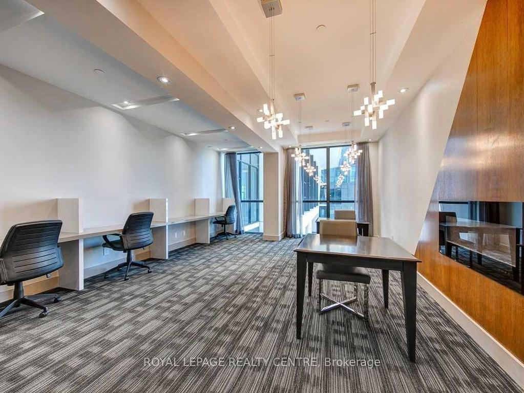 









55


Eglinton

Avenue West, 2108,
Mississauga,




ON
L5R 0E4

