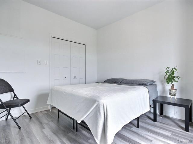 









9185


Rue Lennon

, 507,
Brossard,




QC
J4Y0R8

