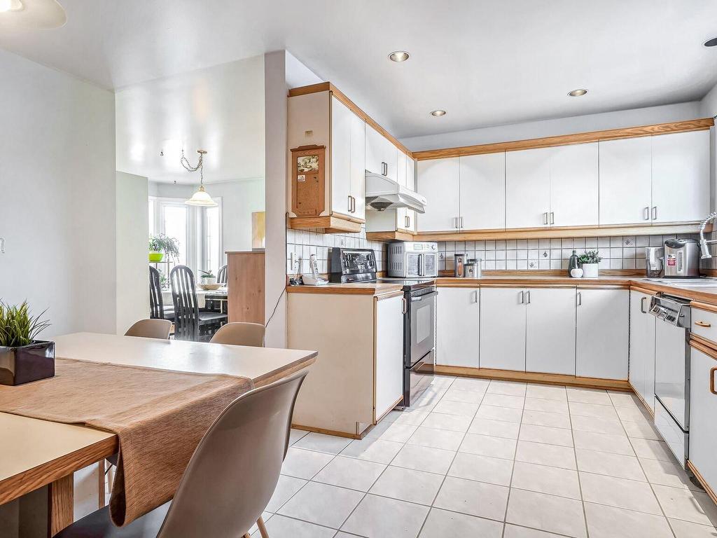 









1701


36e Avenue

,
Montréal (Rivière-des-Prairies/Pointe-aux-Trembles),




QC
H1A5E1

