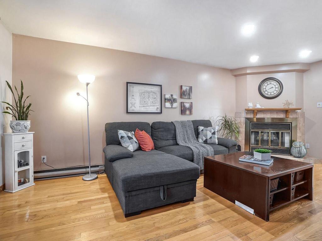 









1701


36e Avenue

,
Montréal (Rivière-des-Prairies/Pointe-aux-Trembles),




QC
H1A5E1

