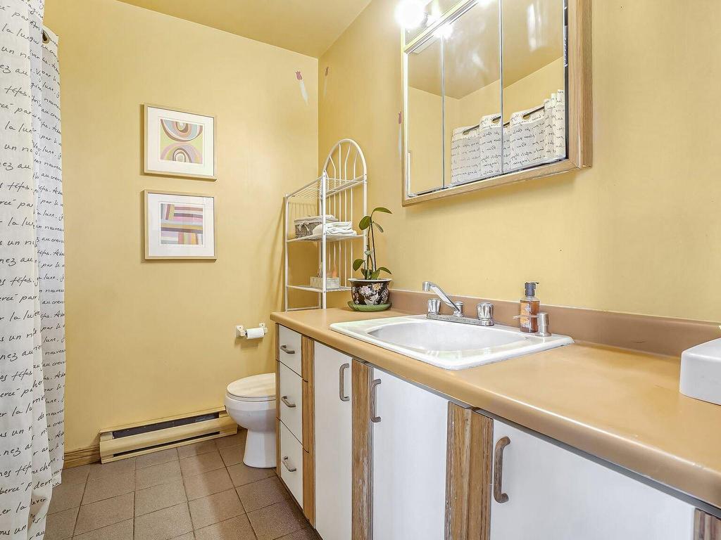 









1701


36e Avenue

,
Montréal (Rivière-des-Prairies/Pointe-aux-Trembles),




QC
H1A5E1

