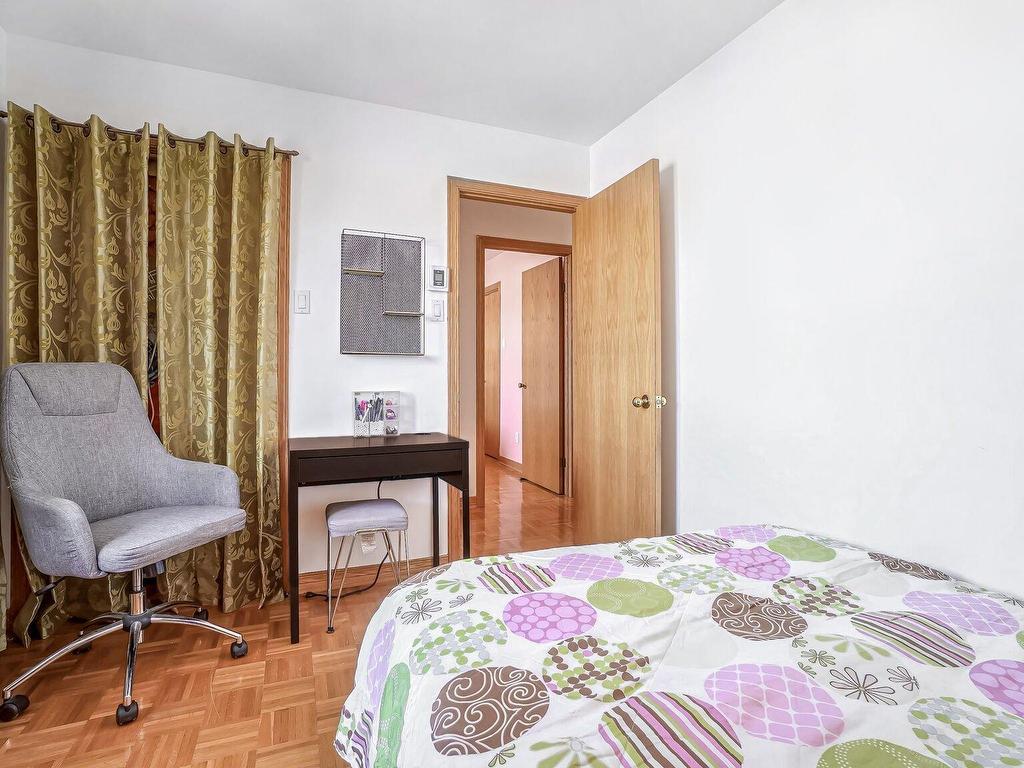 









1701


36e Avenue

,
Montréal (Rivière-des-Prairies/Pointe-aux-Trembles),




QC
H1A5E1

