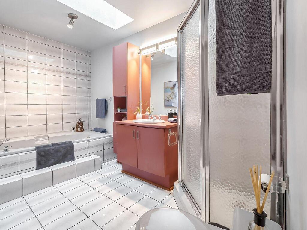









1701


36e Avenue

,
Montréal (Rivière-des-Prairies/Pointe-aux-Trembles),




QC
H1A5E1

