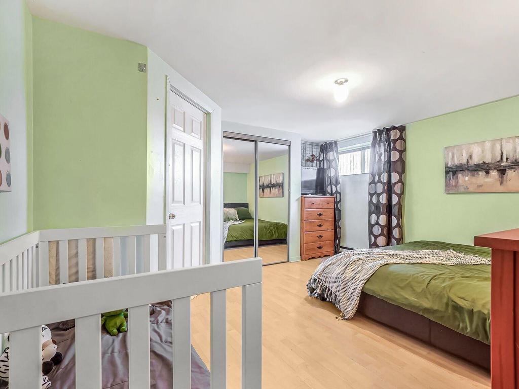 









1701


36e Avenue

,
Montréal (Rivière-des-Prairies/Pointe-aux-Trembles),




QC
H1A5E1

