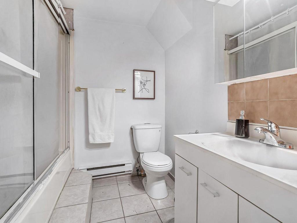









1701


36e Avenue

,
Montréal (Rivière-des-Prairies/Pointe-aux-Trembles),




QC
H1A5E1

