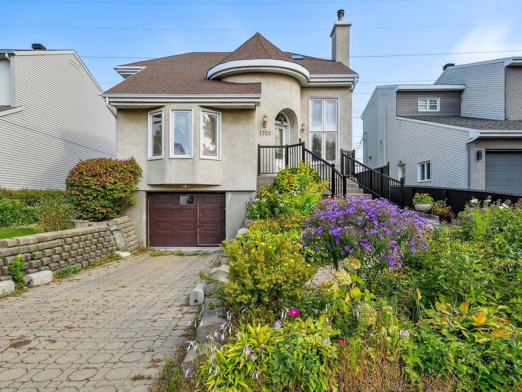 









1701


36e Avenue

,
Montréal (Rivière-des-Prairies/Pointe-aux-Trembles),




QC
H1A5E1

