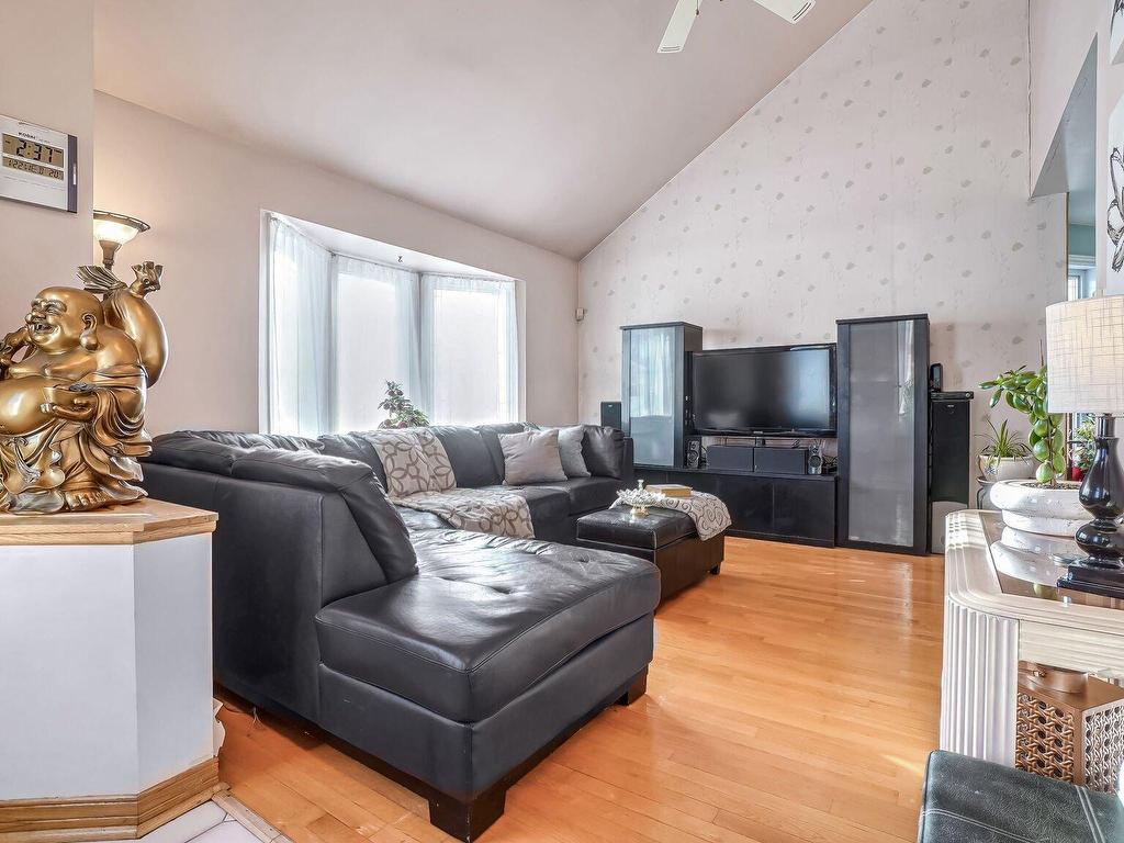









1701


36e Avenue

,
Montréal (Rivière-des-Prairies/Pointe-aux-Trembles),




QC
H1A5E1

