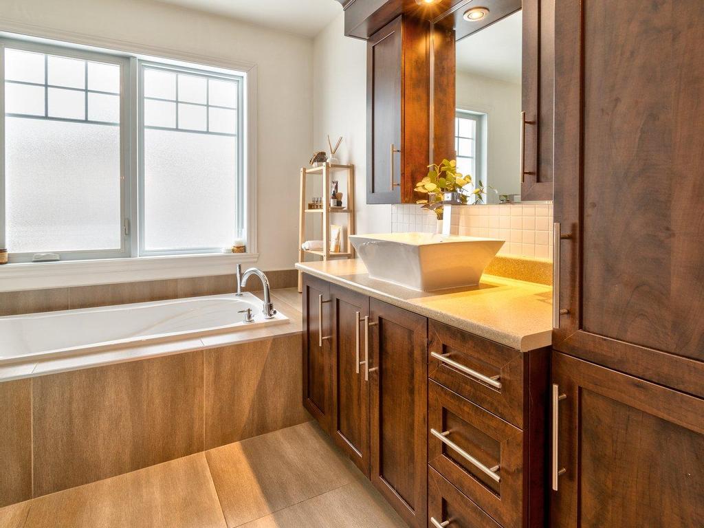 









50


Rue Roland-Ménard

,
Sorel-Tracy,




QC
J3P0B8

