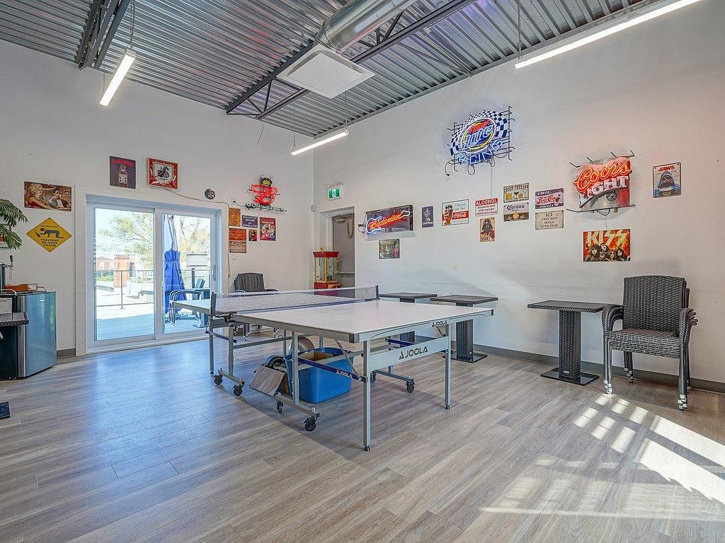 









620


Rue L'Archevêque

,
Magog,




QC
J1X3E8

