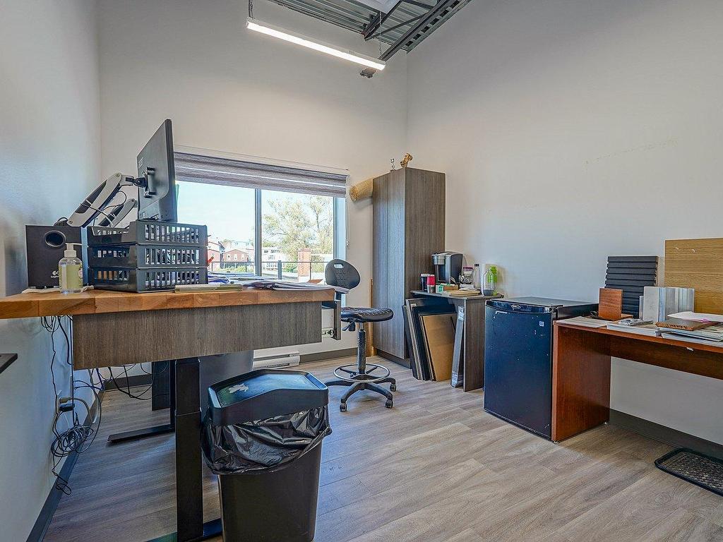 









620


Rue L'Archevêque

,
Magog,




QC
J1X3E8

