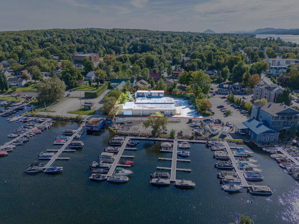 









620


Rue L'Archevêque

,
Magog,




QC
J1X3E8

