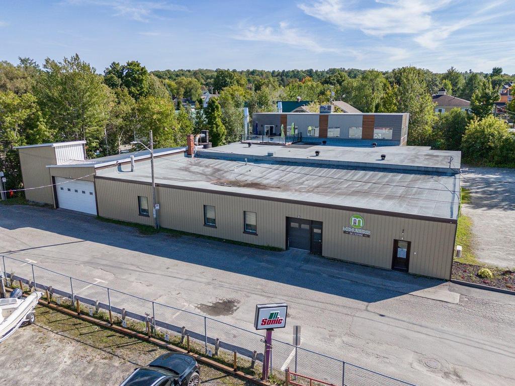 









620Z


Rue L'Archevêque

,
Magog,




QC
J1X3E8


