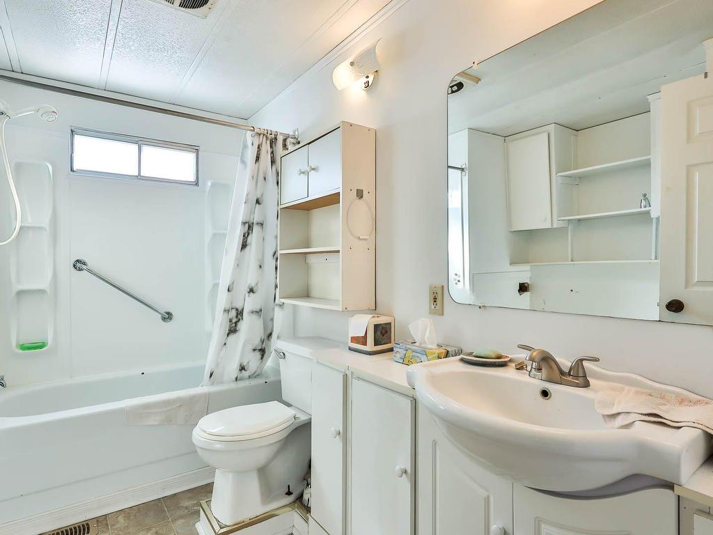









864


Rue Arthur-Gratton

,
Gatineau (Buckingham),




QC
J8L2Z4

