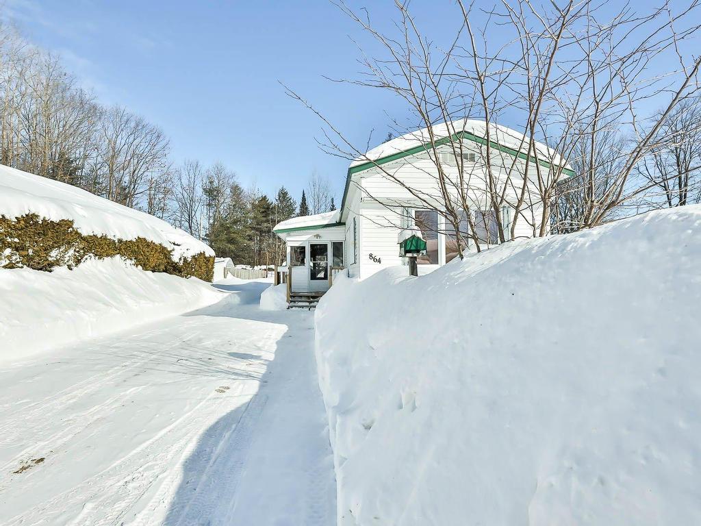 









864


Rue Arthur-Gratton

,
Gatineau (Buckingham),




QC
J8L2Z4


