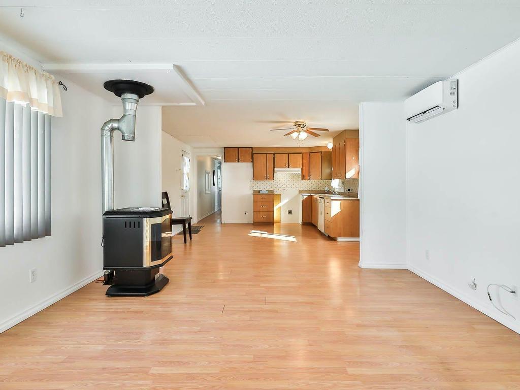 









864


Rue Arthur-Gratton

,
Gatineau (Buckingham),




QC
J8L2Z4

