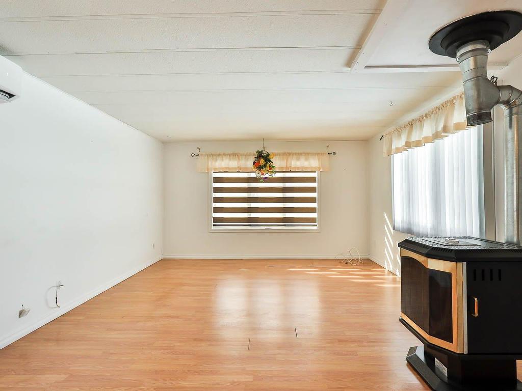 









864


Rue Arthur-Gratton

,
Gatineau (Buckingham),




QC
J8L2Z4

