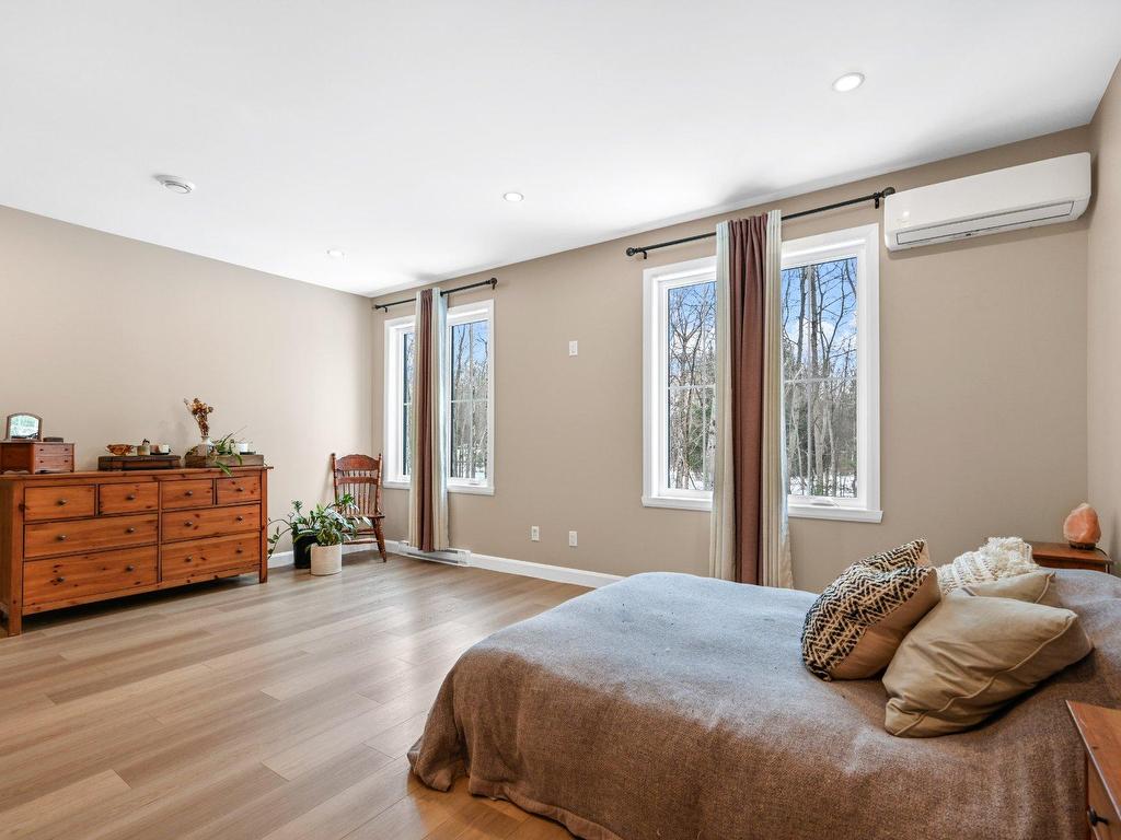 









1497


Rue Linda

,
Clarenceville,




QC
J0J1B0

