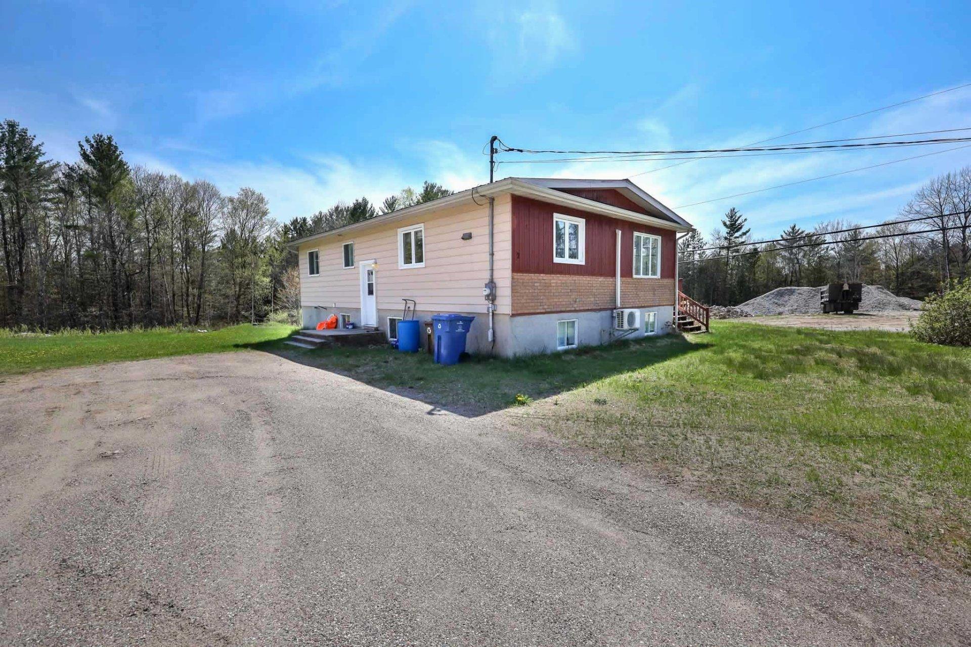 









2


Ch. du Barrage

,
Sainte-Thérèse-de-la-Gatineau,




QC
J0X2X0

